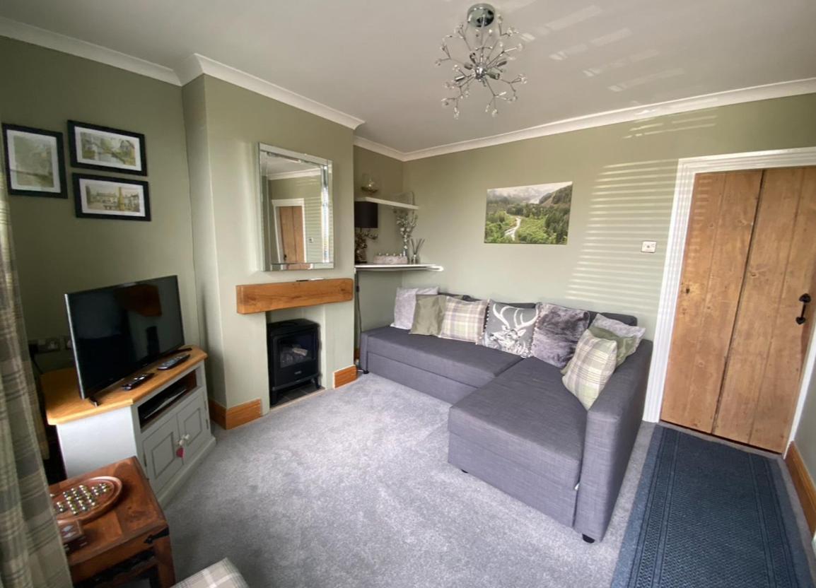 Outskirts Of Ulverston, Entire Cottage - Sleeps 4 Eksteriør billede