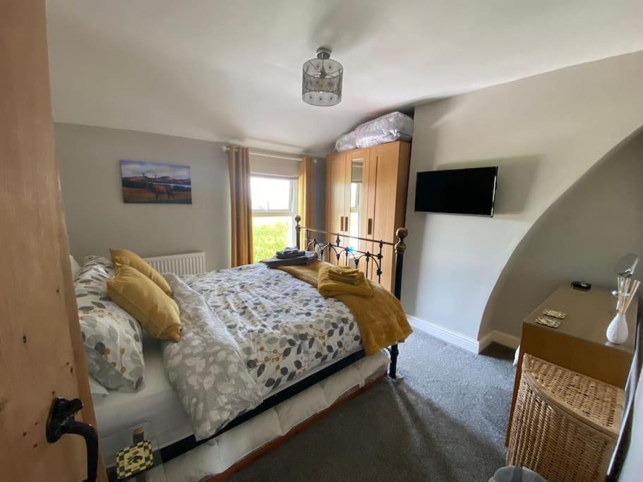 Outskirts Of Ulverston, Entire Cottage - Sleeps 4 Eksteriør billede