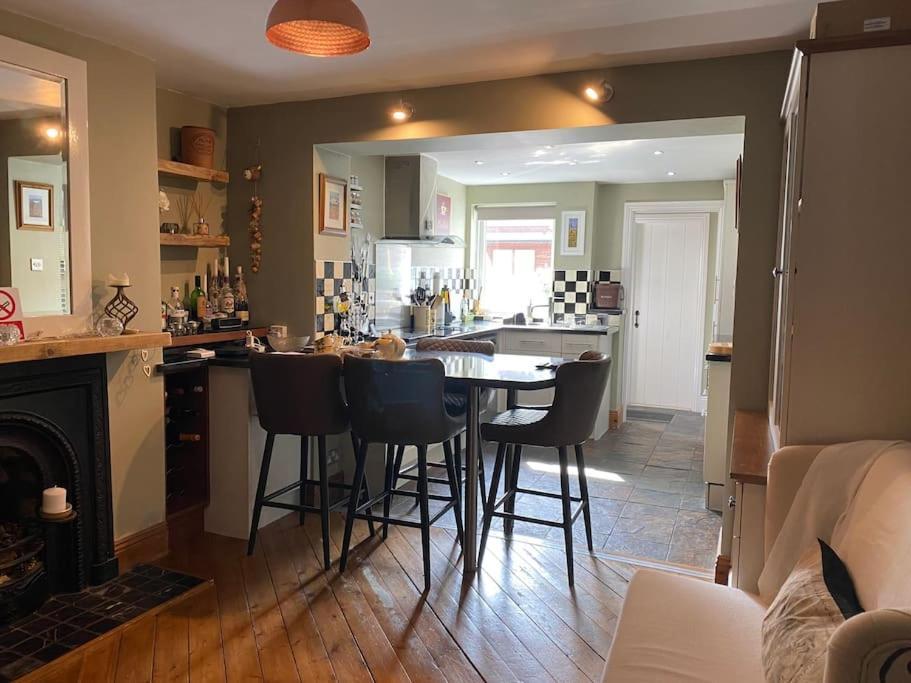 Outskirts Of Ulverston, Entire Cottage - Sleeps 4 Eksteriør billede