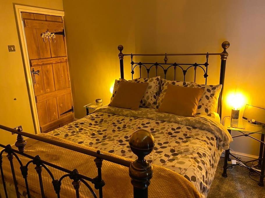 Outskirts Of Ulverston, Entire Cottage - Sleeps 4 Eksteriør billede