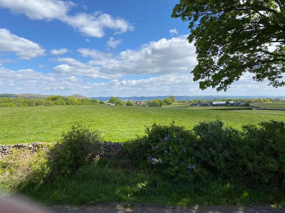 Outskirts Of Ulverston, Entire Cottage - Sleeps 4 Eksteriør billede